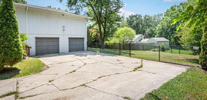 4916 NE Davidson Road, Kansas City, MO 64118