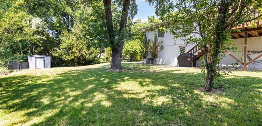 4916 NE Davidson Road, Kansas City, MO 64118