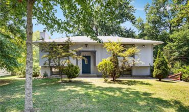 4916 NE Davidson Road, Kansas City, MO 64118