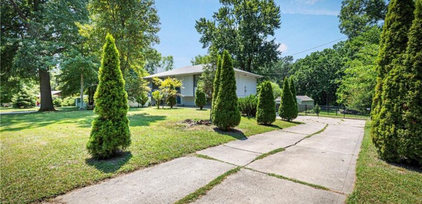 4916 NE Davidson Road, Kansas City, MO 64118
