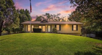3901 NE Hill Haven Road, Kansas City, MO 64117