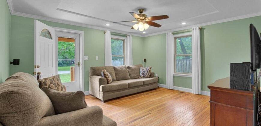 405 Hardwicke Avenue, Birmingham, MO 64161