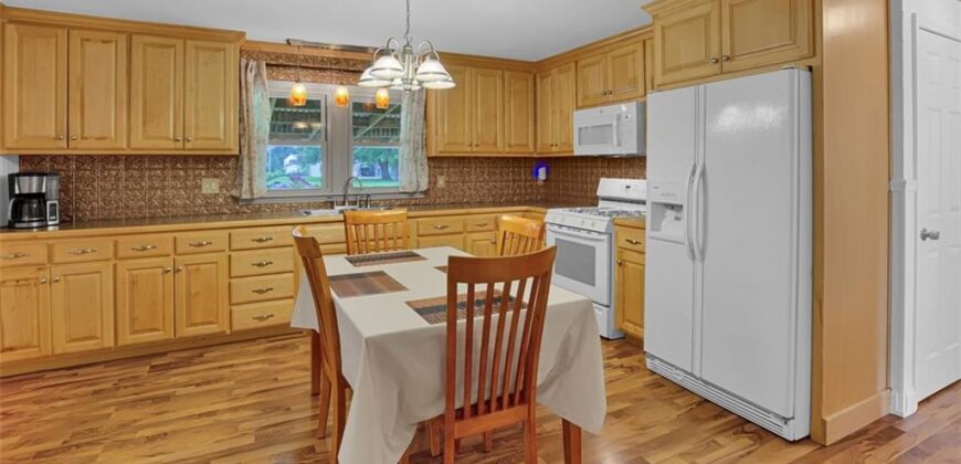 405 Hardwicke Avenue, Birmingham, MO 64161