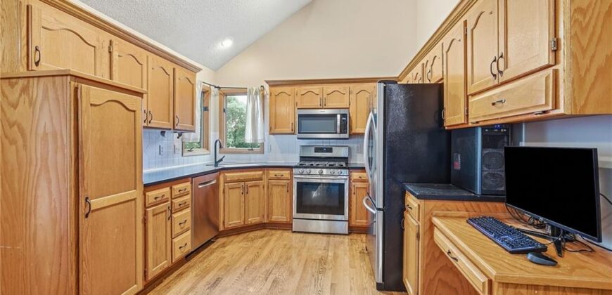 8707 N Mcdonald Avenue, Kansas City, MO 64153