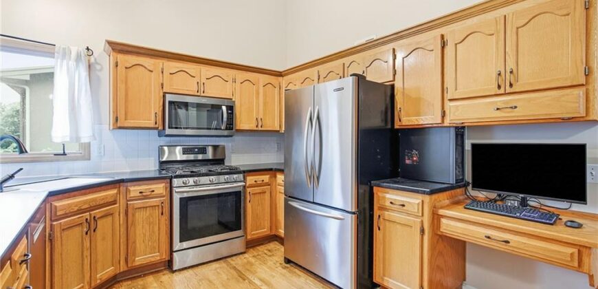 8707 N Mcdonald Avenue, Kansas City, MO 64153