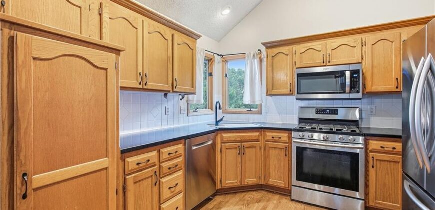 8707 N Mcdonald Avenue, Kansas City, MO 64153