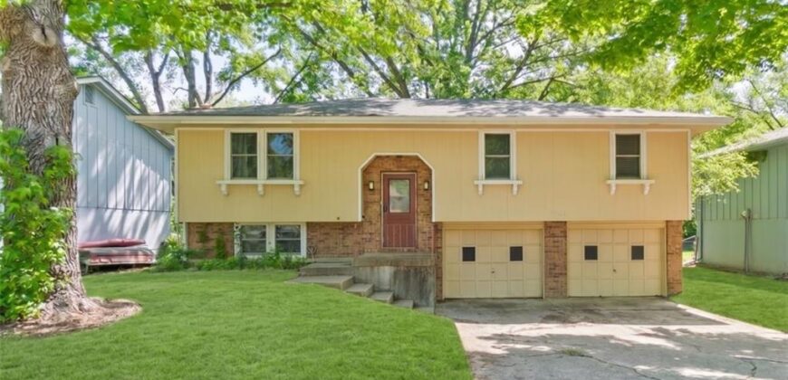 6493 Delta Avenue, Kansas City, MO 64151