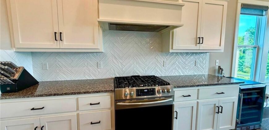 6708 NW 105th Street, Kansas City, MO 64154