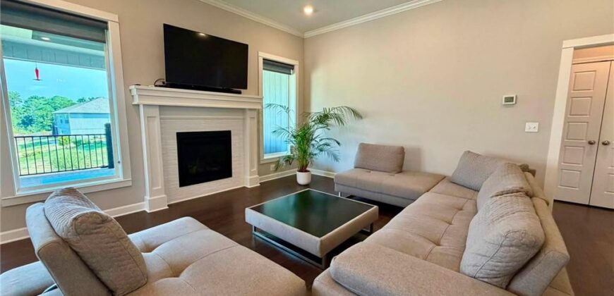 6708 NW 105th Street, Kansas City, MO 64154