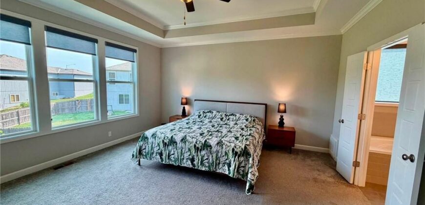 6708 NW 105th Street, Kansas City, MO 64154