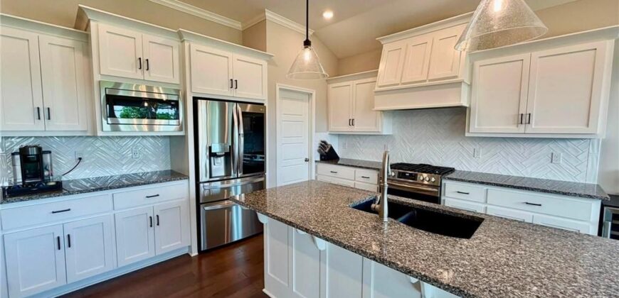 6708 NW 105th Street, Kansas City, MO 64154