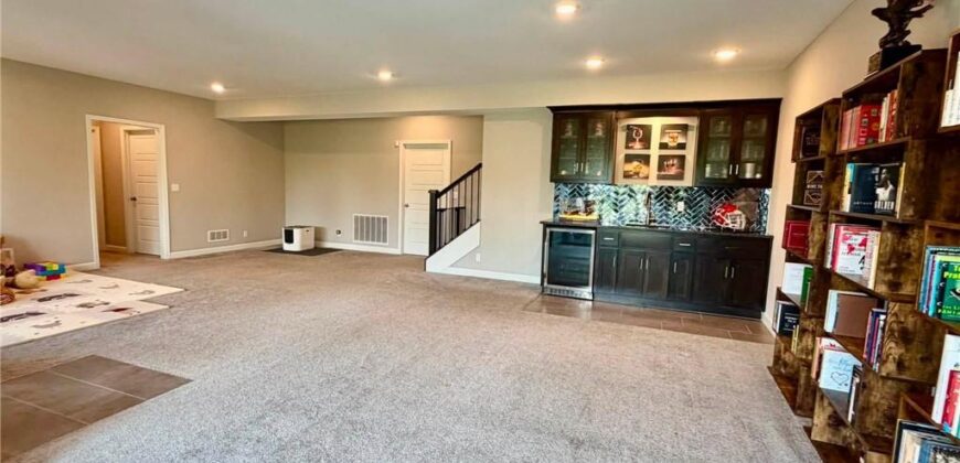 6708 NW 105th Street, Kansas City, MO 64154