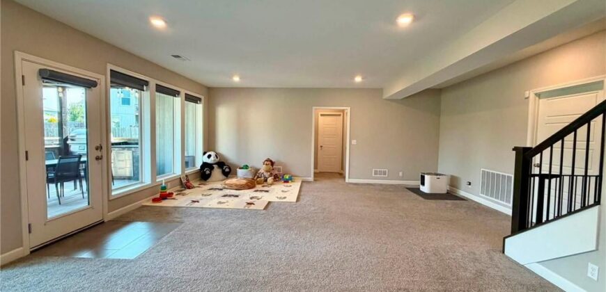 6708 NW 105th Street, Kansas City, MO 64154