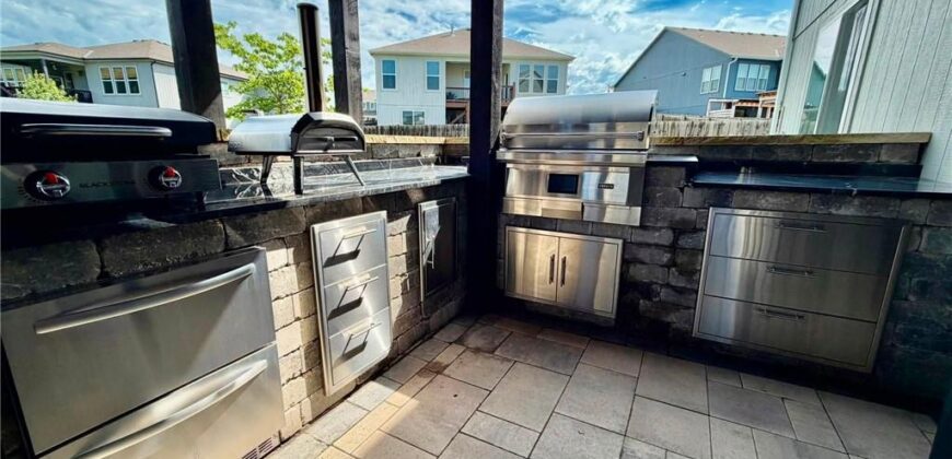 6708 NW 105th Street, Kansas City, MO 64154