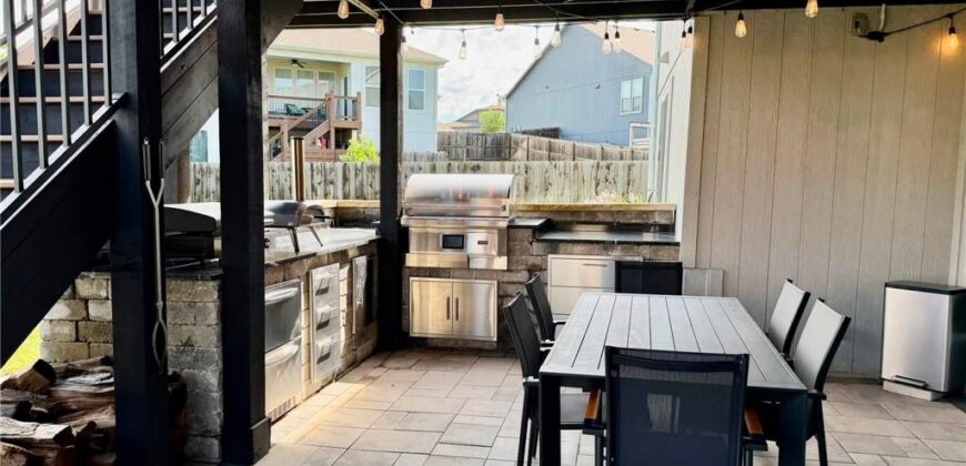 6708 NW 105th Street, Kansas City, MO 64154