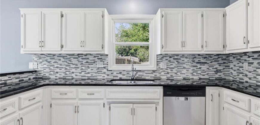 10304 NW 85th Court, Kansas City, MO 64153