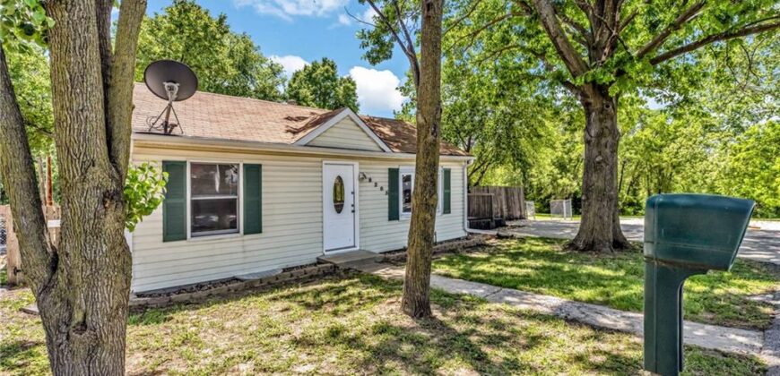 8205 Rose Street, Pleasant Valley, MO 64068