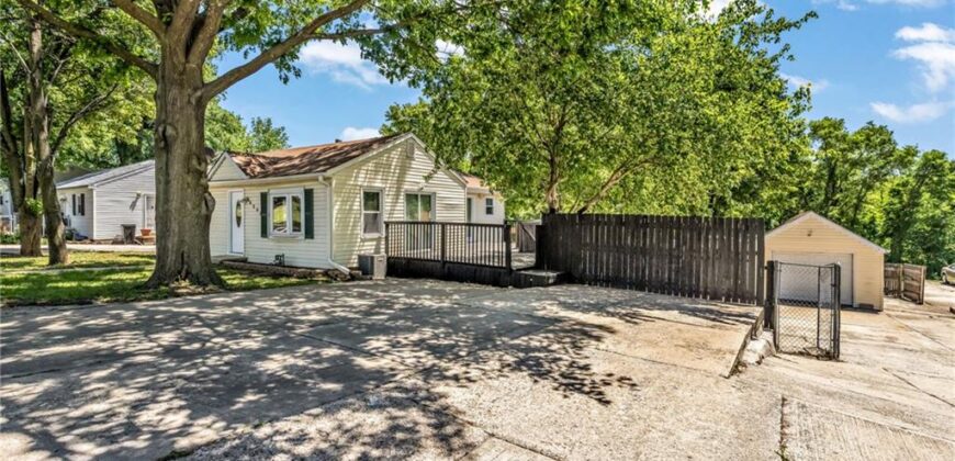 8205 Rose Street, Pleasant Valley, MO 64068