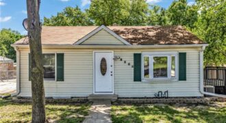 8205 Rose Street, Pleasant Valley, MO 64068