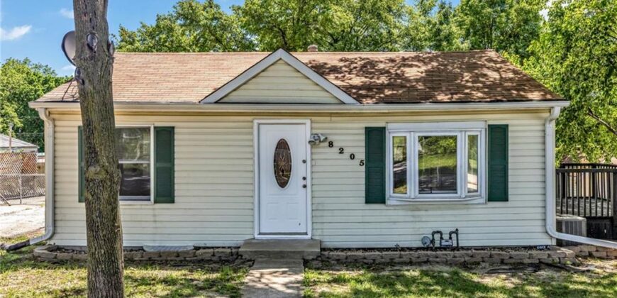 8205 Rose Street, Pleasant Valley, MO 64068