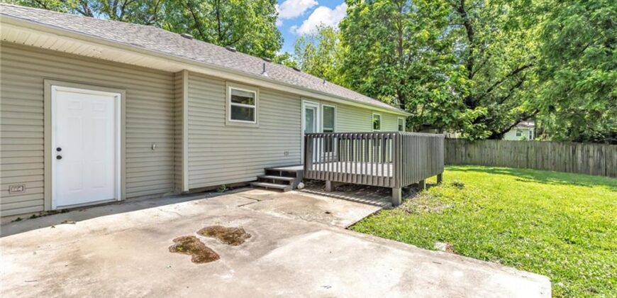5702 N Highland Avenue, Kansas City, MO 64118