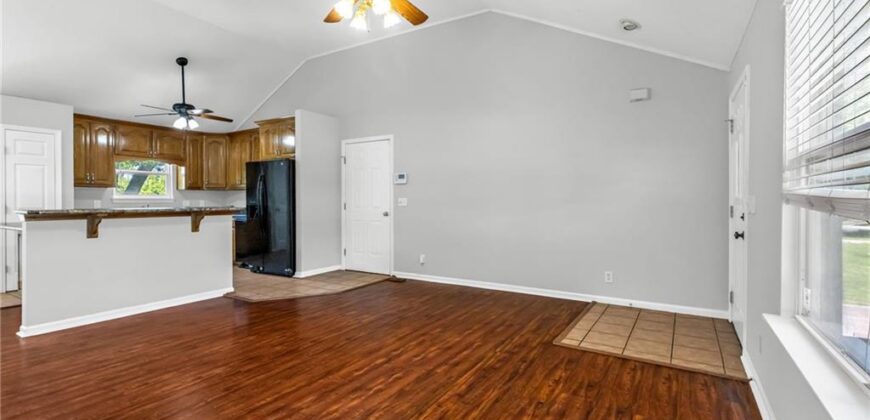 5702 N Highland Avenue, Kansas City, MO 64118