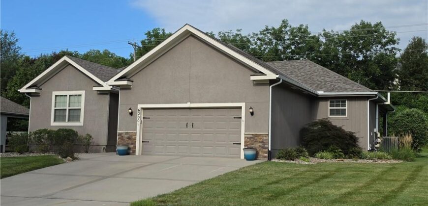6200 Green Hills Lane, Kansas City, MO 64151