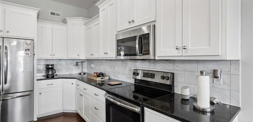 10533 N Randolph Avenue, Kansas City, MO 64157