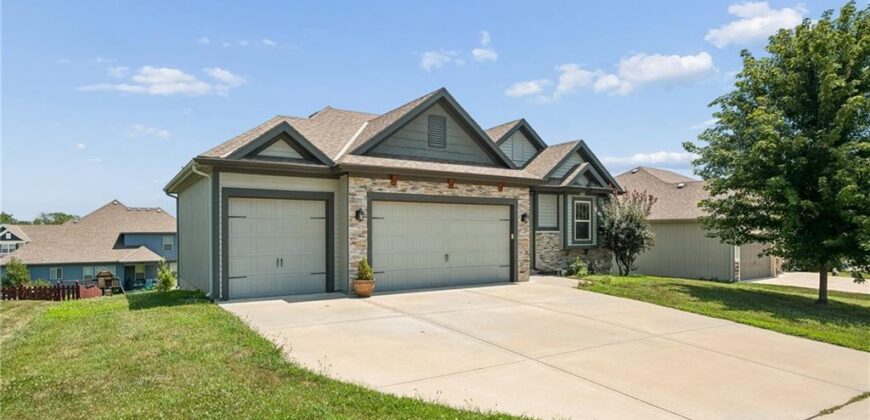 10533 N Randolph Avenue, Kansas City, MO 64157