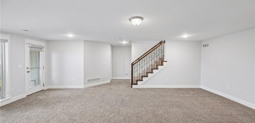 10533 N Randolph Avenue, Kansas City, MO 64157