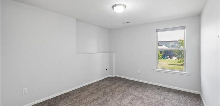 10533 N Randolph Avenue, Kansas City, MO 64157