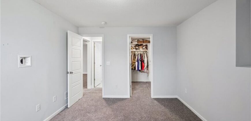10533 N Randolph Avenue, Kansas City, MO 64157