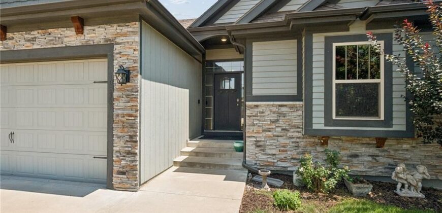 10533 N Randolph Avenue, Kansas City, MO 64157