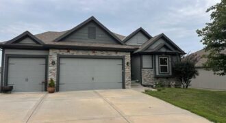 10533 N Randolph Avenue, Kansas City, MO 64157