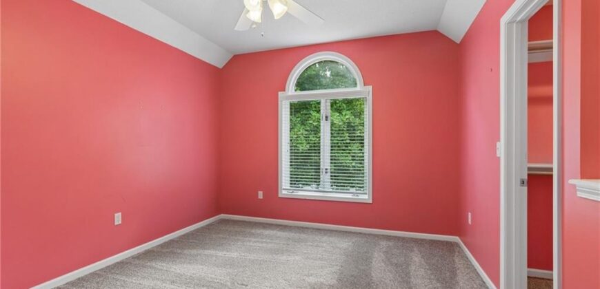 5224 N Main Street, Kansas City, MO 64118