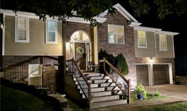 10916 N OXFORD Avenue, Kansas City, MO 64157
