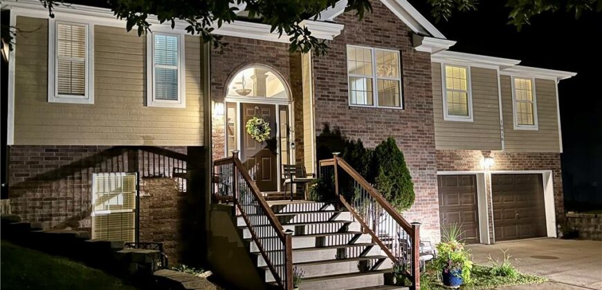 10916 N OXFORD Avenue, Kansas City, MO 64157