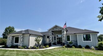 7555 NW Fawn Circle, Parkville, MO 64152