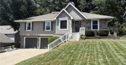 10240 NW 57th Terrace, Parkville, MO 64152