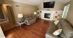 10240 NW 57th Terrace, Parkville, MO 64152