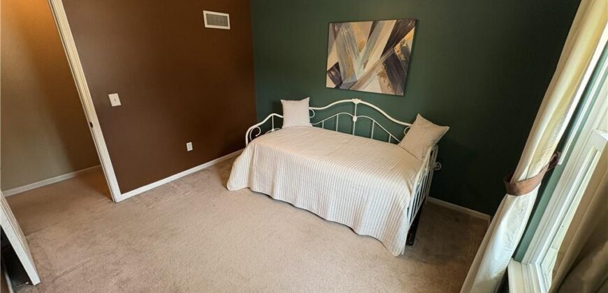 10240 NW 57th Terrace, Parkville, MO 64152