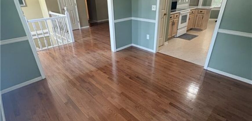 10240 NW 57th Terrace, Parkville, MO 64152