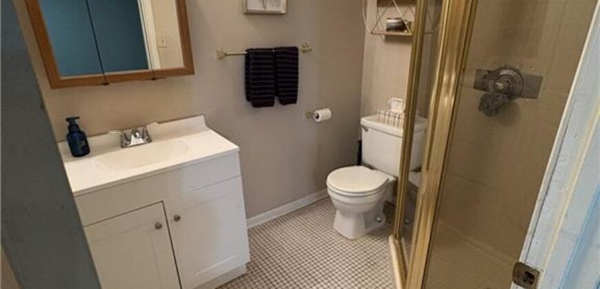10240 NW 57th Terrace, Parkville, MO 64152