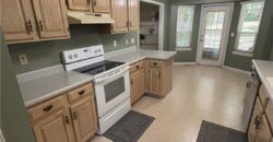 10240 NW 57th Terrace, Parkville, MO 64152