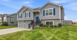 301 NE 192nd Terrace, Smithville, MO 64089