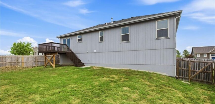 301 NE 192nd Terrace, Smithville, MO 64089