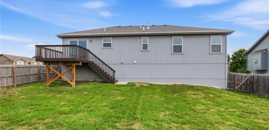 301 NE 192nd Terrace, Smithville, MO 64089
