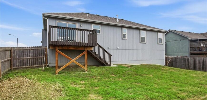 301 NE 192nd Terrace, Smithville, MO 64089
