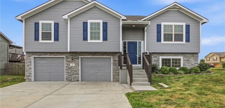 301 NE 192nd Terrace, Smithville, MO 64089