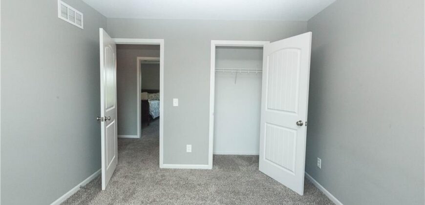 8908 NE 117th Terrace, Kansas City, MO 64157